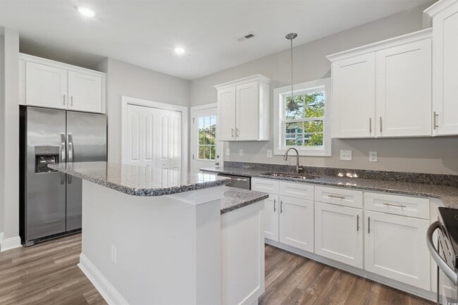 Building Photo - 10412 Holland Ct