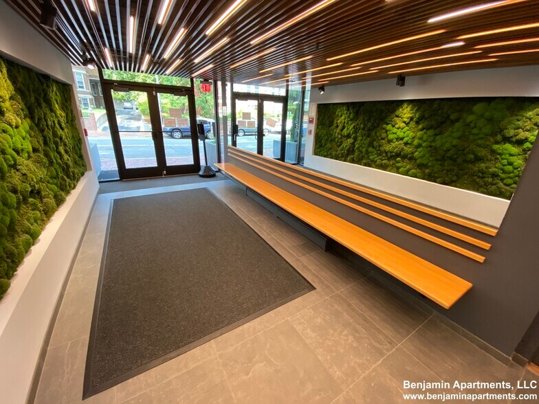 Building Photo - 334 Harvard St