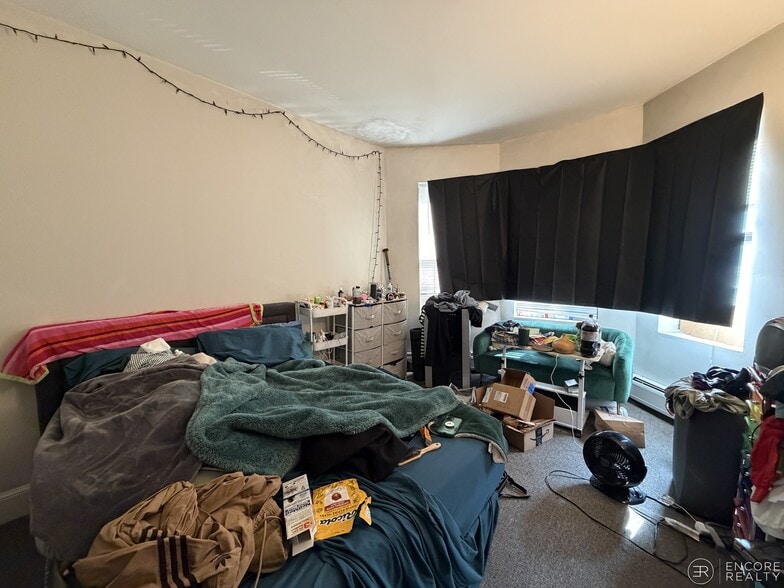 Building Photo - 16 Aberdeen St