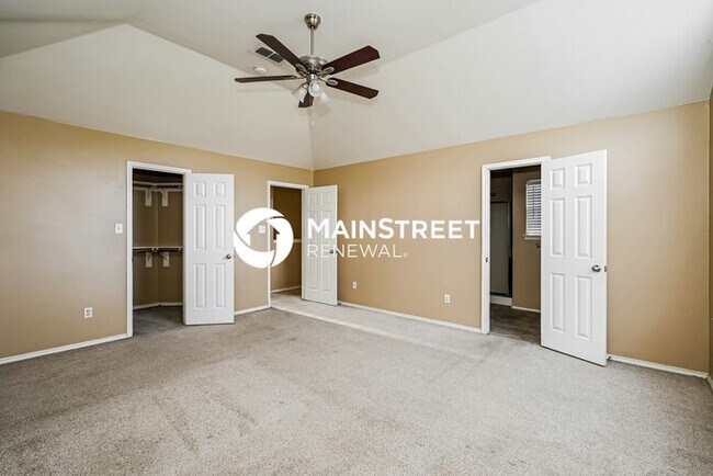 Building Photo - 3 Bedroom Pet-Friendly Home in Crowley, TX with Main Street Renewal
