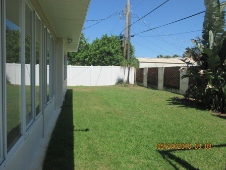 Building Photo - Gorgeous 3 Bedroom Beachside Home!