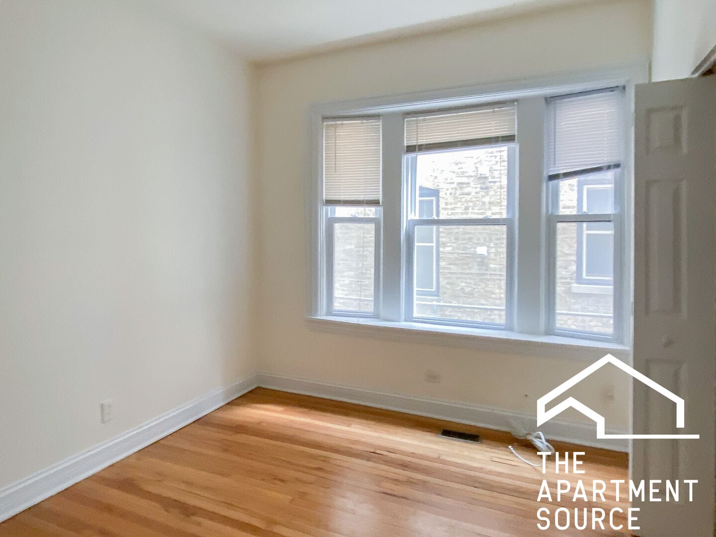 Building Photo - 3820 N Sheffield Ave