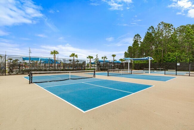 Building Photo - 368 Woods Ln