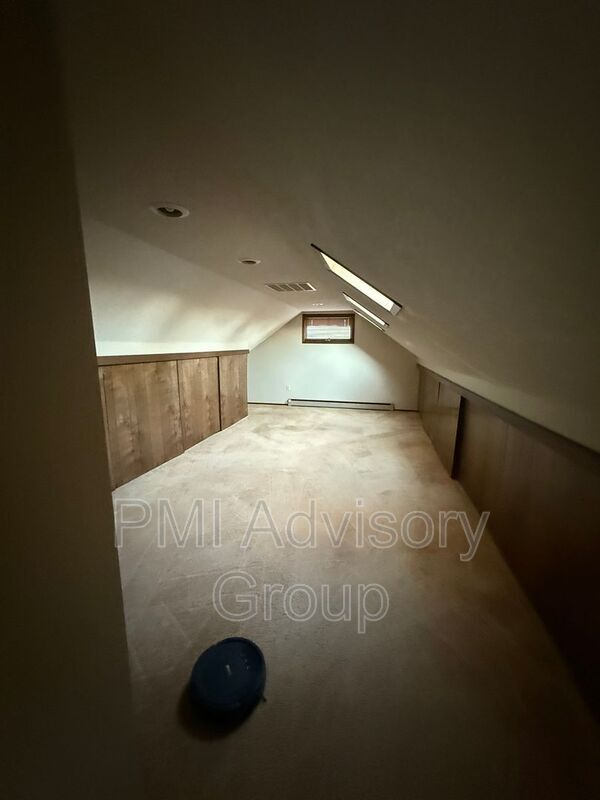 Building Photo - 1228 SW Woodward Ave