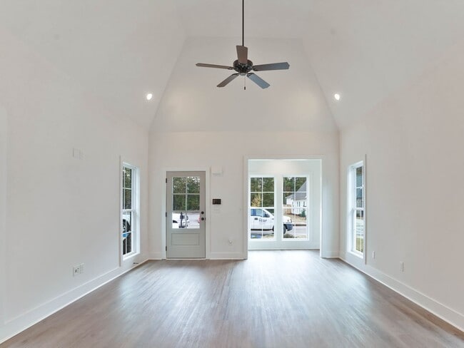 Building Photo - Fox Run Village Duette with Amenities