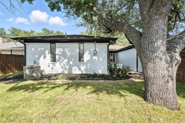 Building Photo - 4303 Blackheath Rd