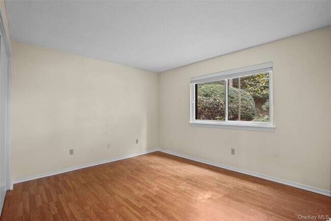 Building Photo - 205 Heritage Hills
