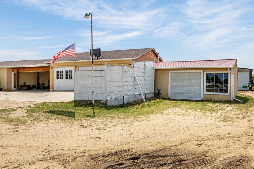 Building Photo - 5750 Whipshaw Rd