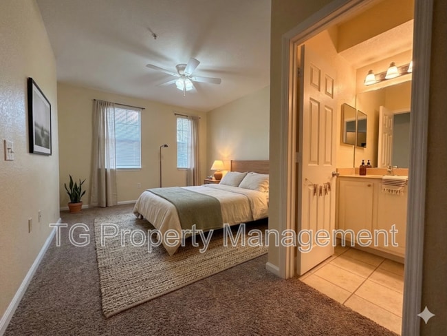 Building Photo - 10075 Gate Pkwy N