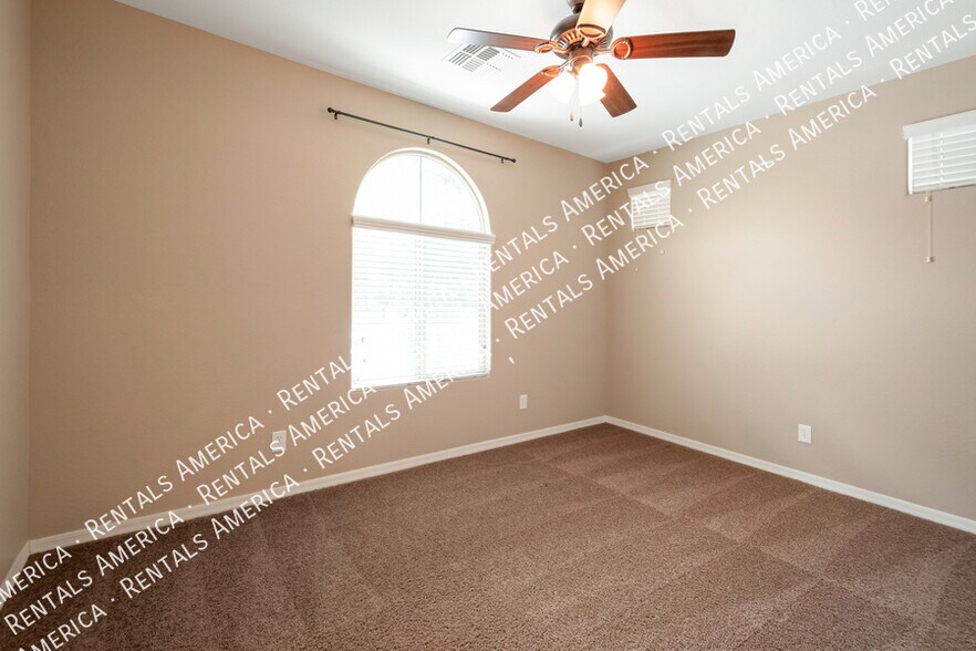 Building Photo - 274 W Sweet Shrub Ave