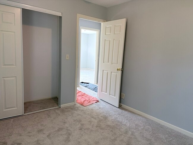 Building Photo - 97 N Walnut Ln