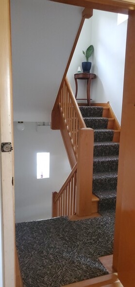 Building Photo - 6853 W Leland Ave