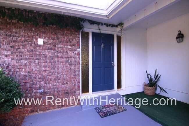 Building Photo - Charming Newly Renovated 3bd/ 2ba/ Gorgeou...