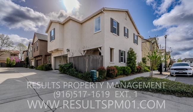Building Photo - Spacious 3 Bedroom home! Great location!