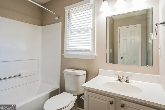 Building Photo - 301 Sandhurst Way SW