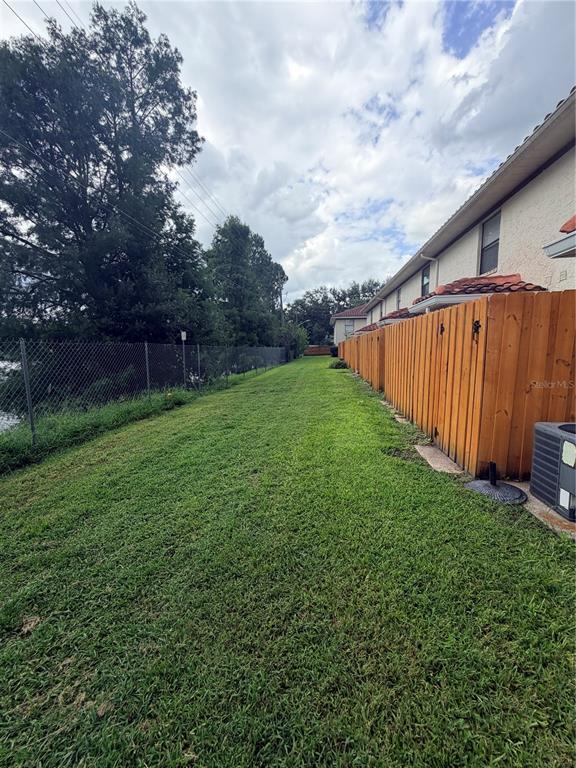Building Photo - 1625 Long Ridge Ct