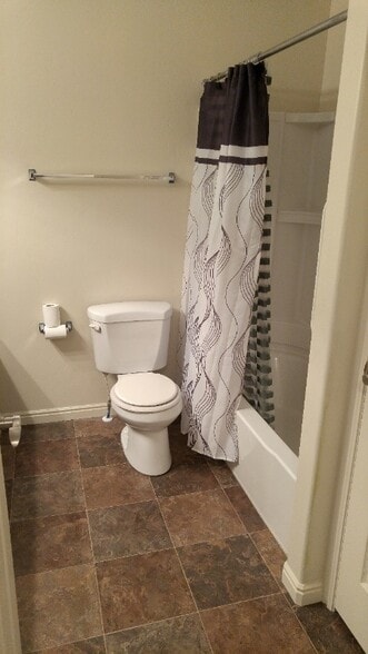 Building Photo - 1672 E 450 N