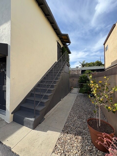 Primary Photo - 2421 Carnegie Ln