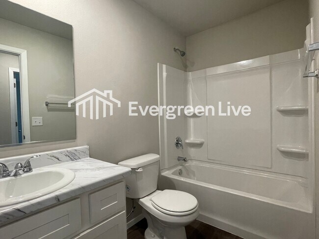 Building Photo - 1010 W Lawton Rd