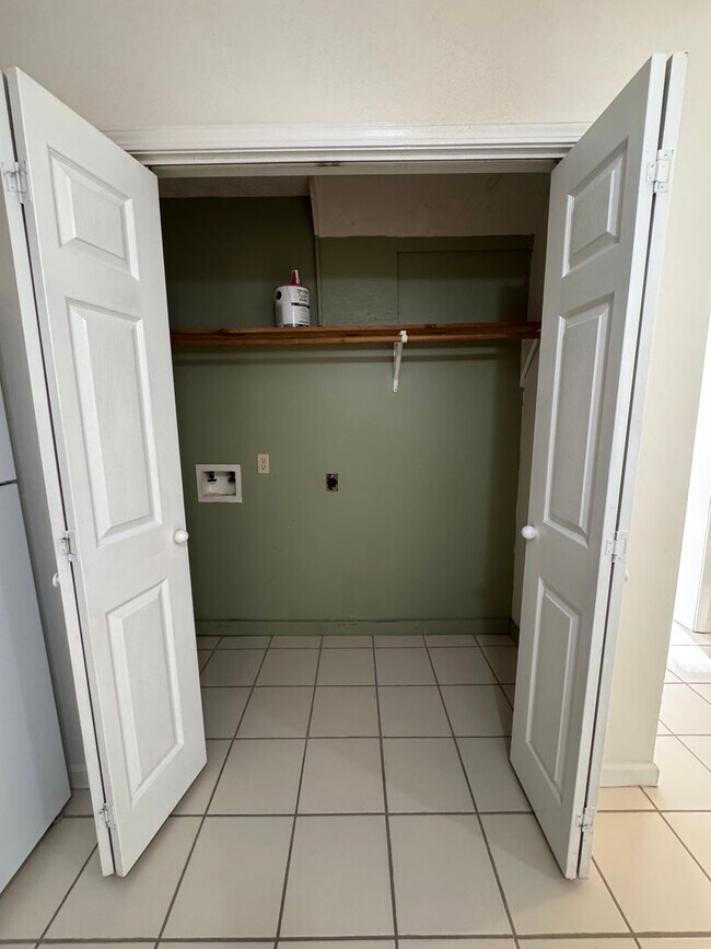 Building Photo - 2692 Callier Springs Rd SE