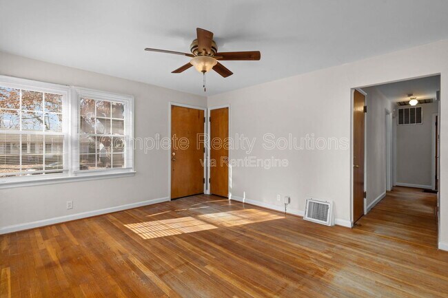 Building Photo - 10218 Unicorn Dr