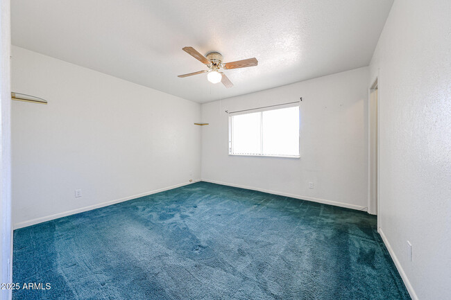 Building Photo - 8531 W Pinnacle Peak Rd