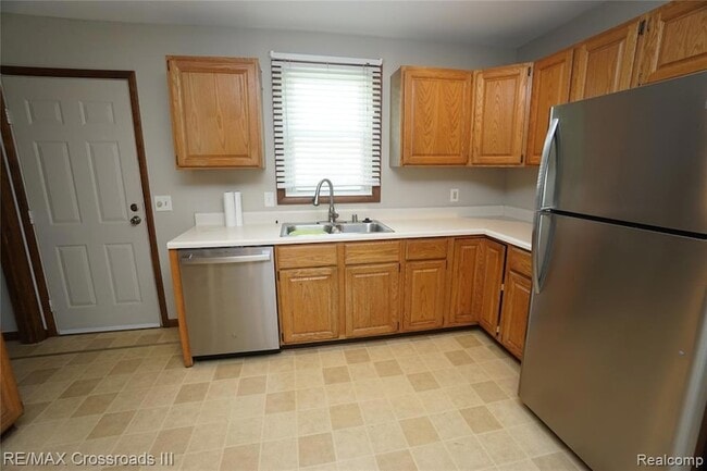 Building Photo - 43373 Alva Dr