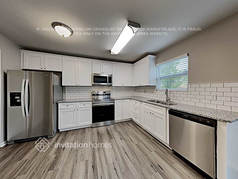 Building Photo - 1722 Bray Dr