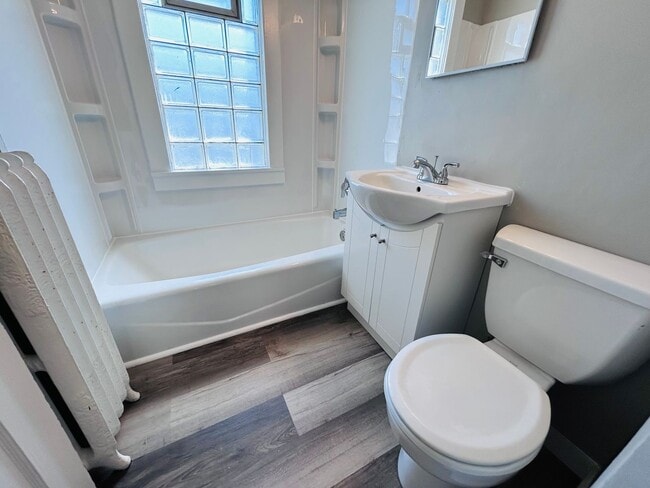 Building Photo - Great 3 Bedroom Home Near Whole Foods and ...