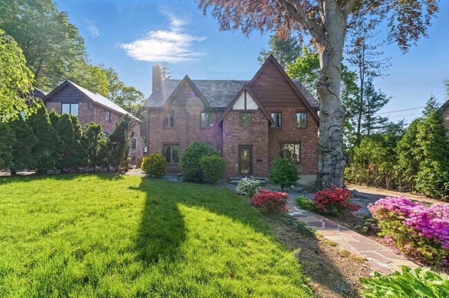 Primary Photo - 15 Park Ave