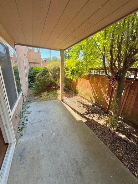 Building Photo - 18524 Linden Ave N
