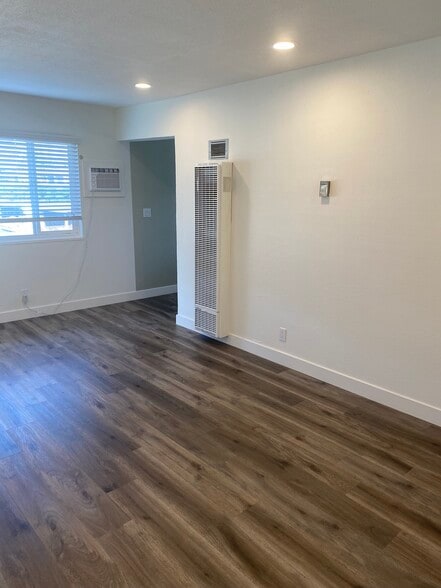Living Room - 990 Helen Ave