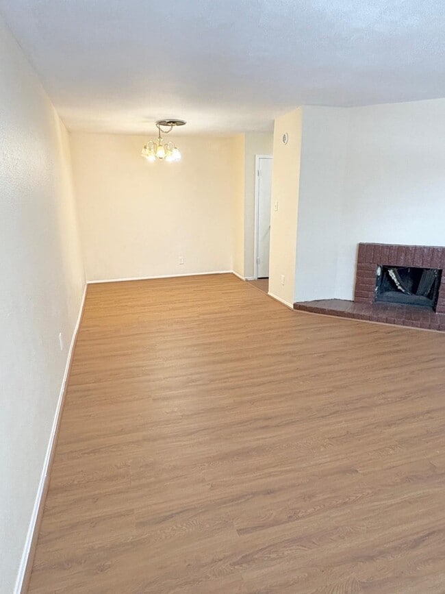 Building Photo - 6200 W Tidwell Rd