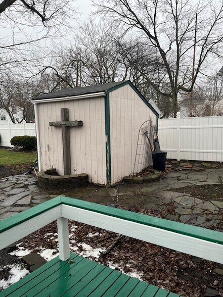 Building Photo - 214 Crim St