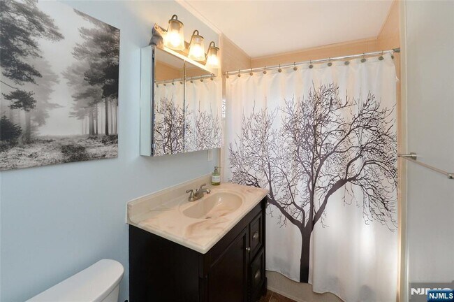 Building Photo - 199 Bergen Turnpike