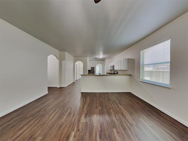 Building Photo - 2037 Vanamen Ct