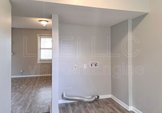 Building Photo - 1835 La Salle Pl