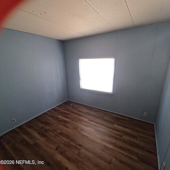 Building Photo - 463 Logan Ave