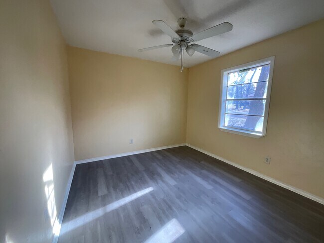 Building Photo - 1361 Shady Ln