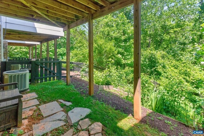 Building Photo - 2942 Templehof Ct