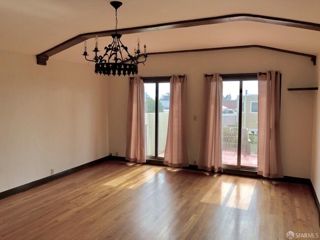 Building Photo - 1537 34th Ave