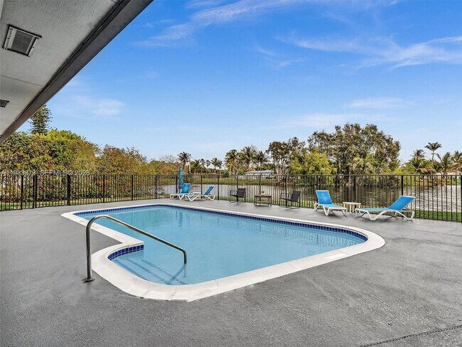 Building Photo - 406 Sailboat Cir