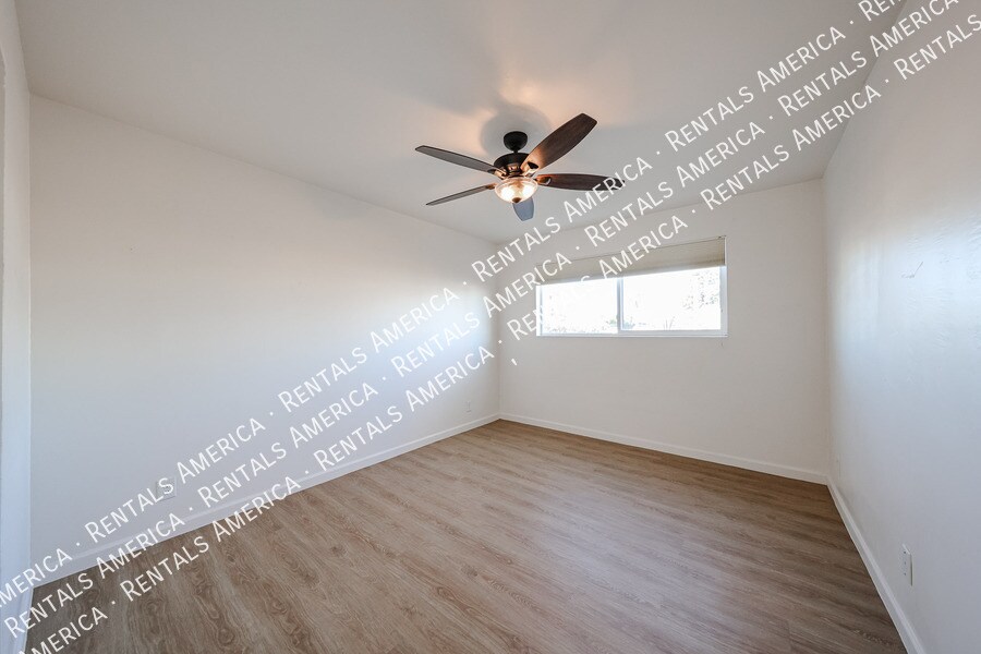 Building Photo - 601 N 73rd Pl