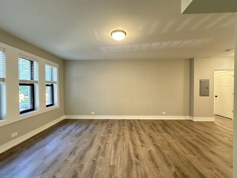 Building Photo - 1122 Maple Ave