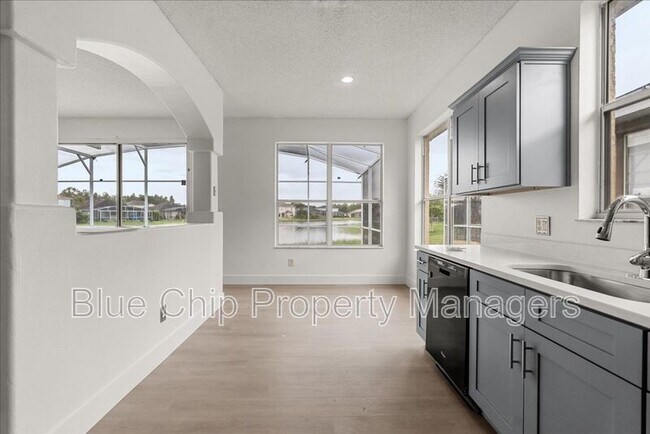 Building Photo - 1923 Bridgeview Cir