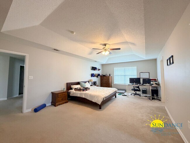 Building Photo - Charming 4-Bedroom Home in Hampton Ridge Estates of Navarre!