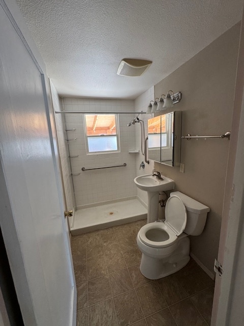Building Photo - 807 S Maple St