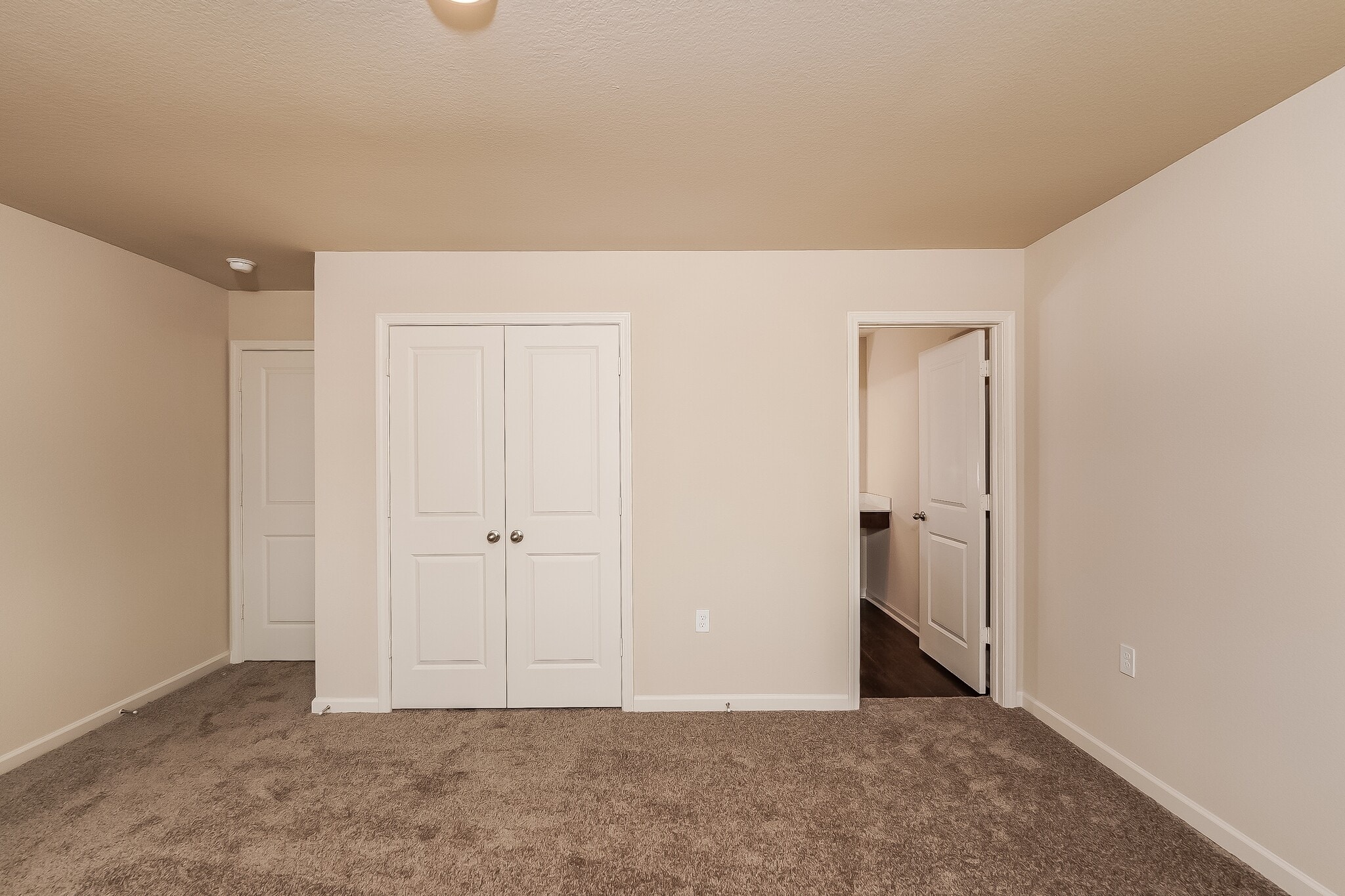 Building Photo - 6459 Rainbow Row