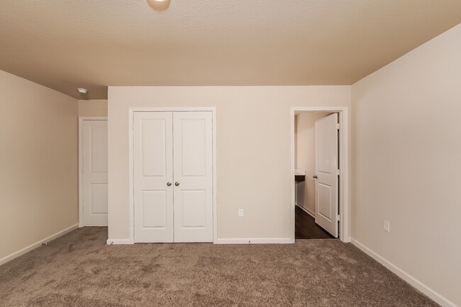 Building Photo - 6375 Rainbow Row