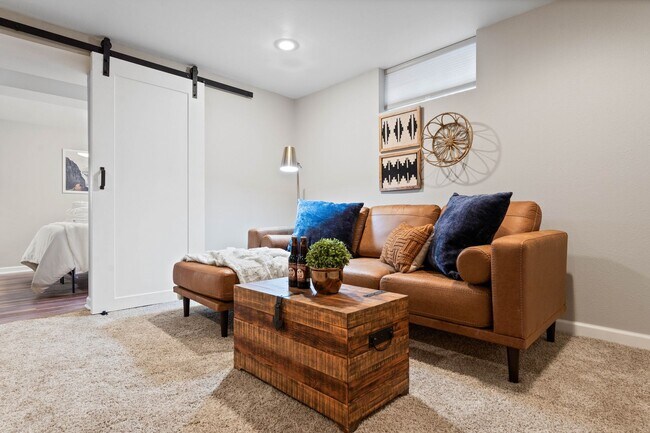 Building Photo - The Garland Bleu 3 bedroom home (Furnished)